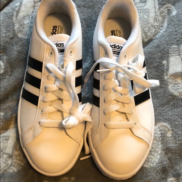 adidas Shoes - Adidas cloudfoam sneakers! Size 7.5